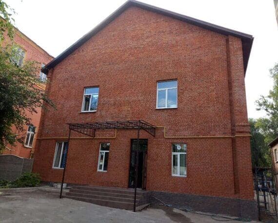 Реставрація фасаду будівлі з червоної цеглини вул. Малиновського, 3 (м. Харків) Реставрація фасаду будівлі з червоної цеглини вул. Малиновського, 3 (м. Харків)