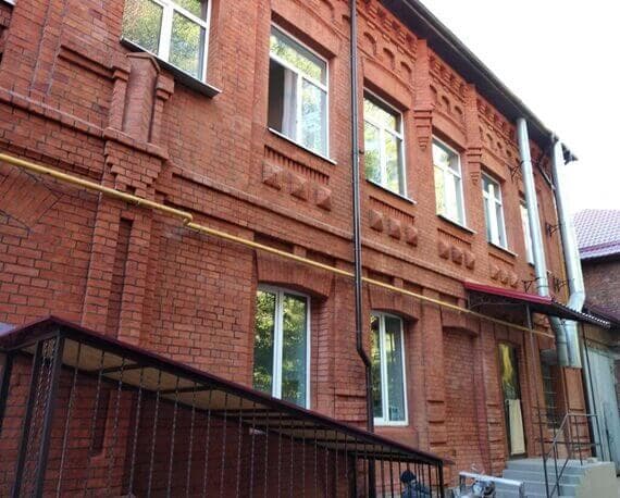 Реставрація фасаду будівлі з червоної цеглини вул. Малиновського, 3 (м. Харків) Реставрація фасаду будівлі з червоної цеглини вул. Малиновського, 3 (м. Харків)